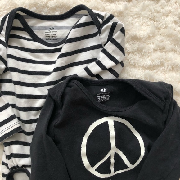 H&M bodysuits - Picture 2 of 2